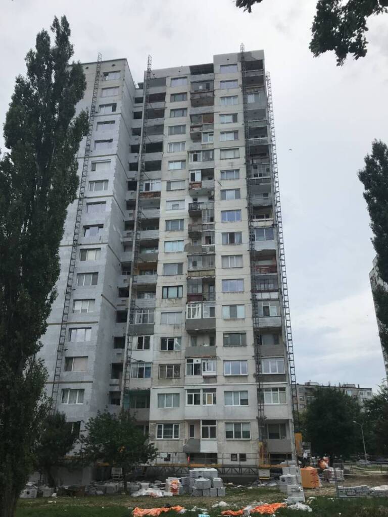 Подемни платформи за саниране в град Добрич