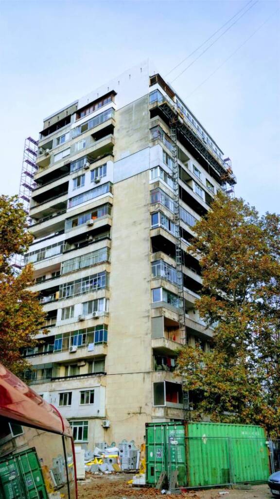 Двуколонна подемна платформа град Русе